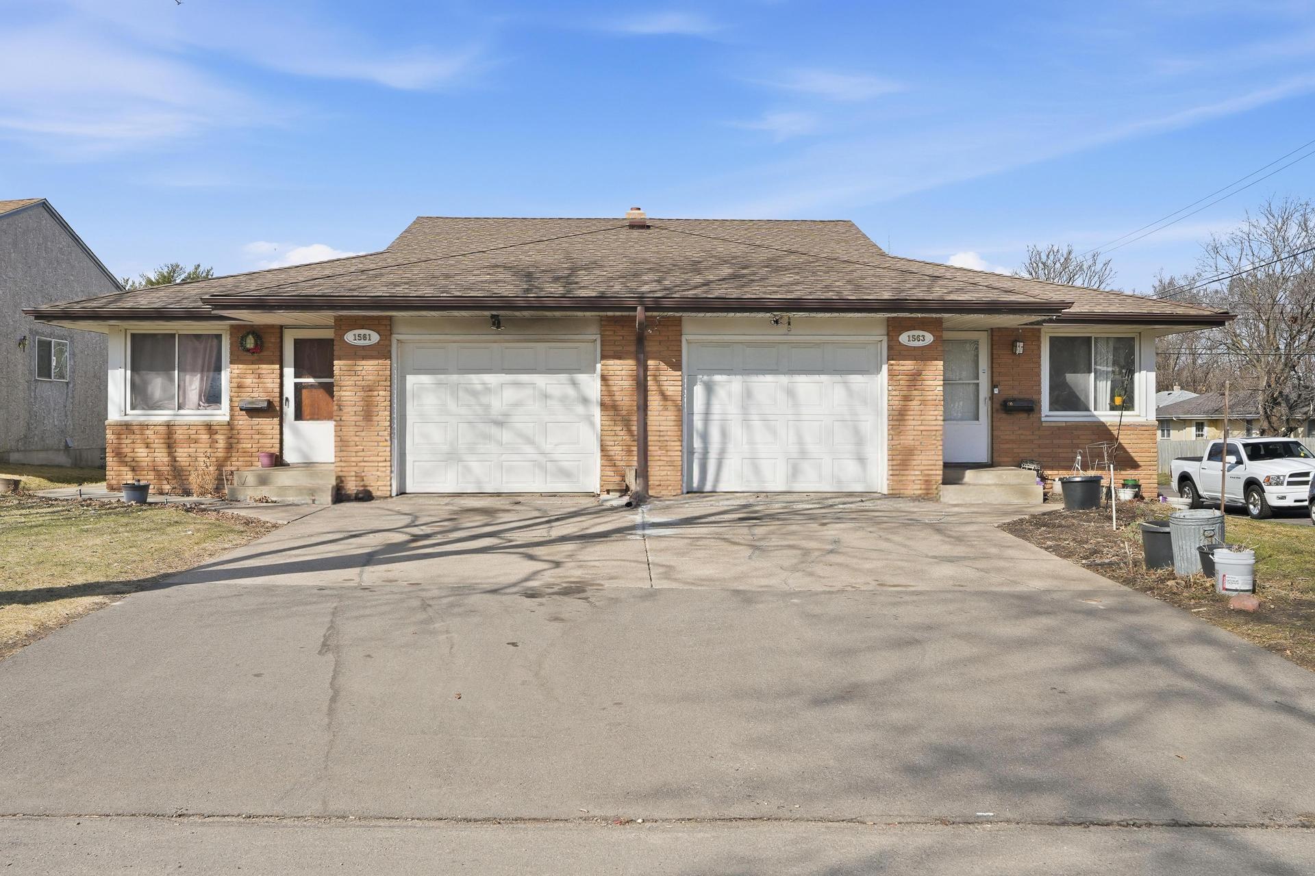 1561 Clarence Street