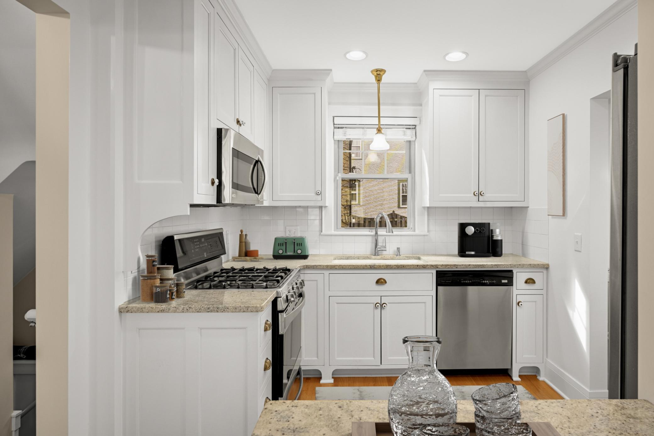 1709 Scheffer Avenue