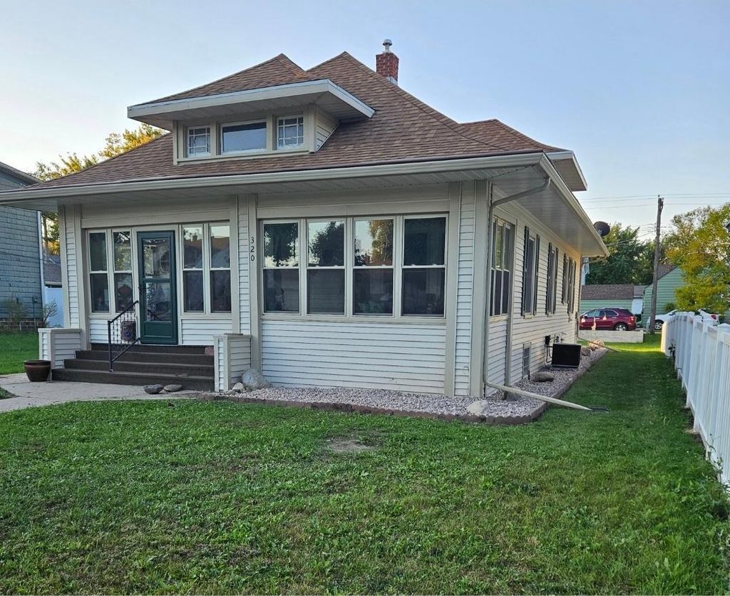 Photo of 320 2nd Street SW, Pipestone, MN 56164 (MLS # 7012616)