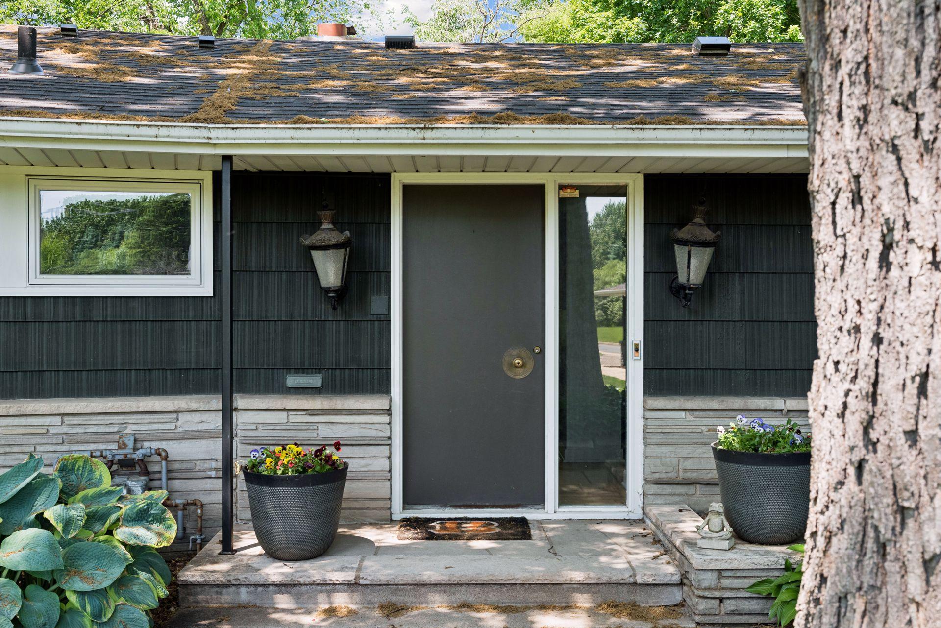 100 Ottawa Avenue S