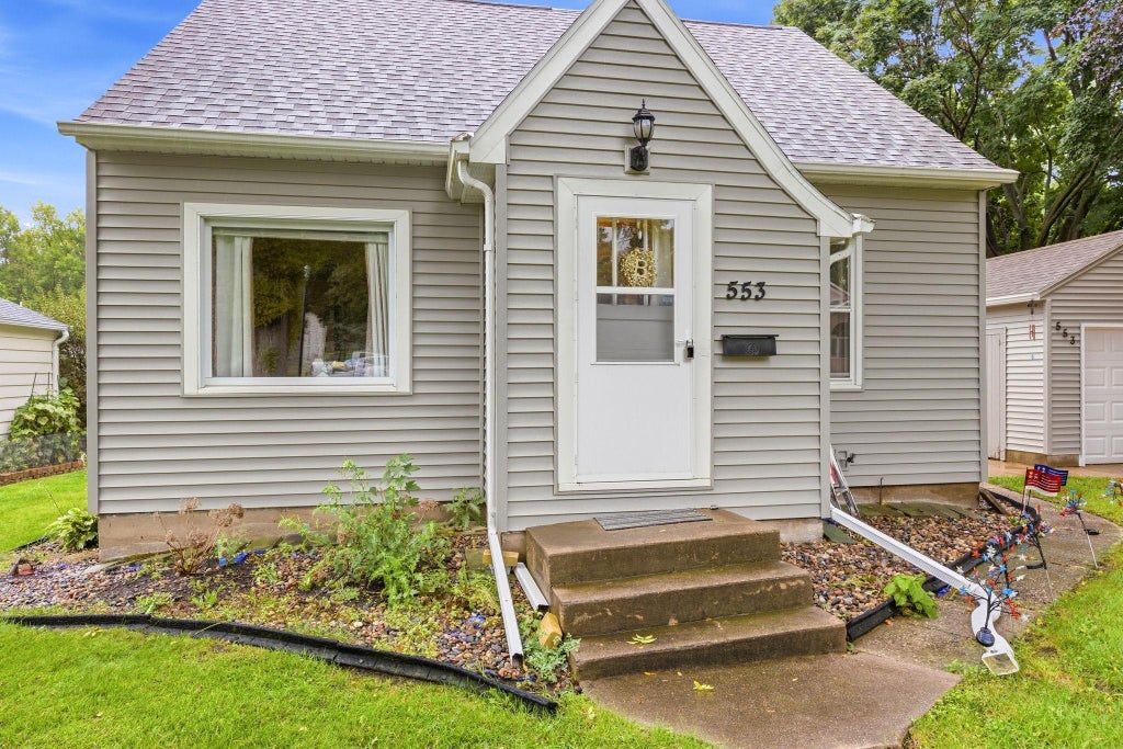 Photo of 553 Prospect Street NE, Hutchinson, MN 55350 (MLS # 7148653)