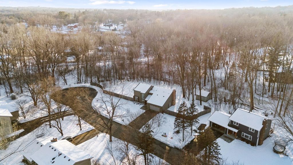 Photo of 13124 April Lane, Minnetonka, MN 55305 (MLS # 7024433)