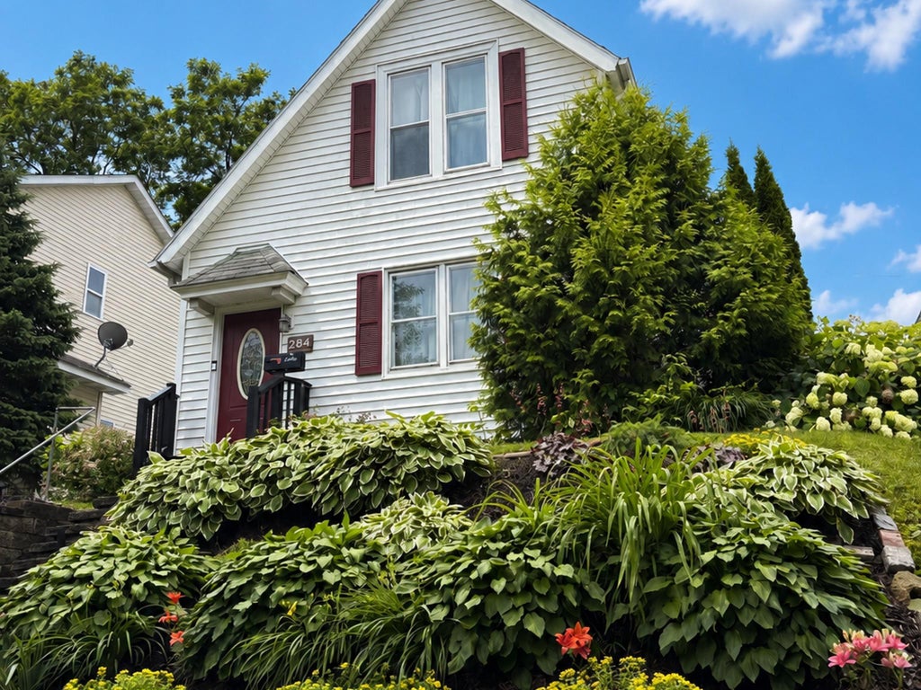 Photo of 284 Winona Street E, Saint Paul, MN 55107 (MLS # 7113016)