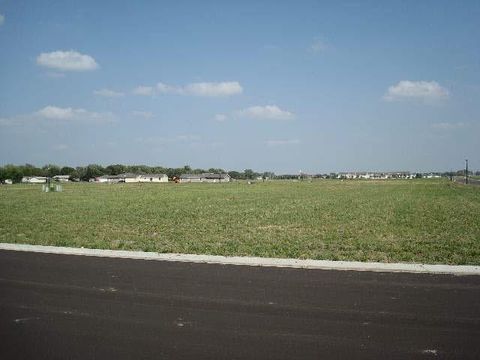 Photo of 704 Elizabeth St, Marshall, MN 56258 (MLS # 5153795)