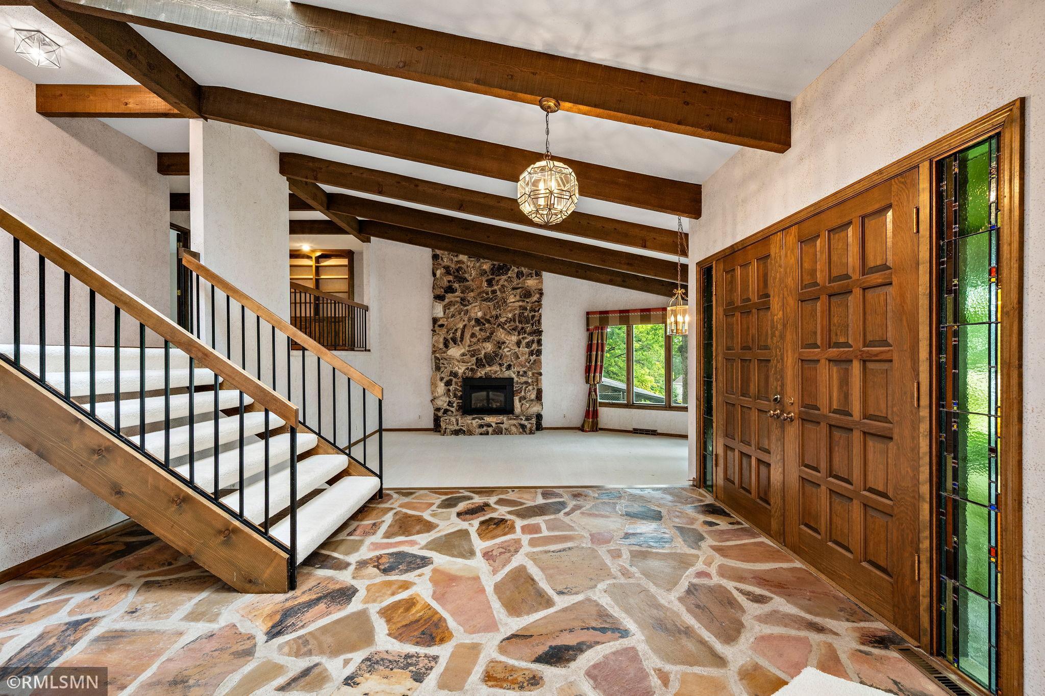 6216 Braeburn Circle