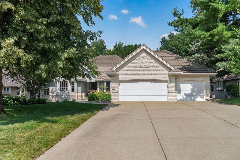 Photo of 10421 Shelter Grove, Eden Prairie, MN 55347 (MLS # 7110587)