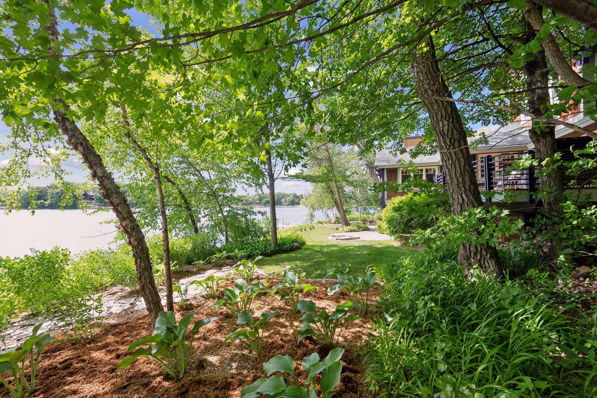 5740 Christmas Lake Point