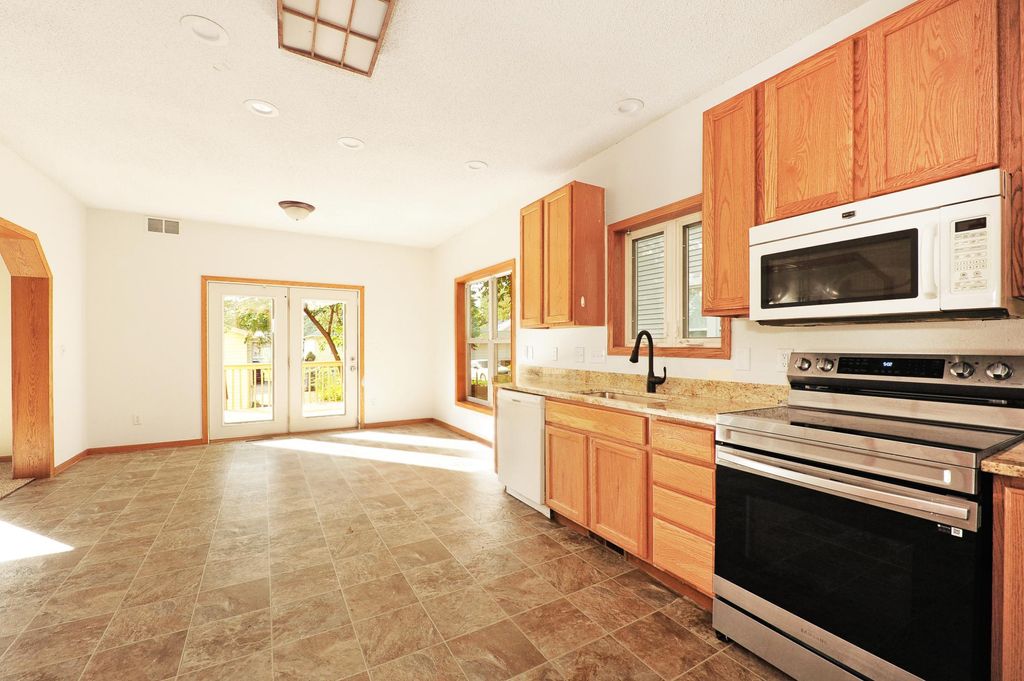 Photo of 1065 23rd Avenue SE, Minneapolis, MN 55414 (MLS # 7019977)