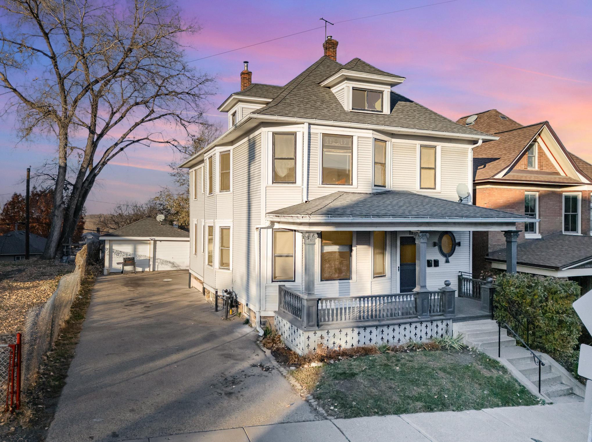 11 Como Avenue