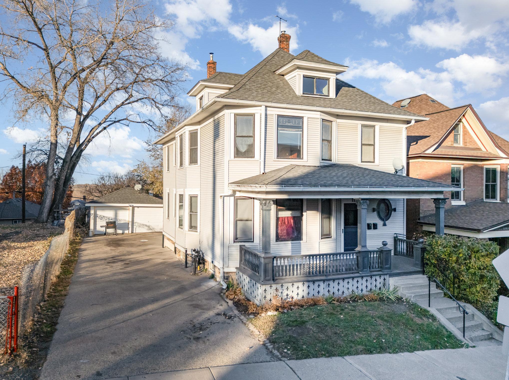 11 Como Avenue