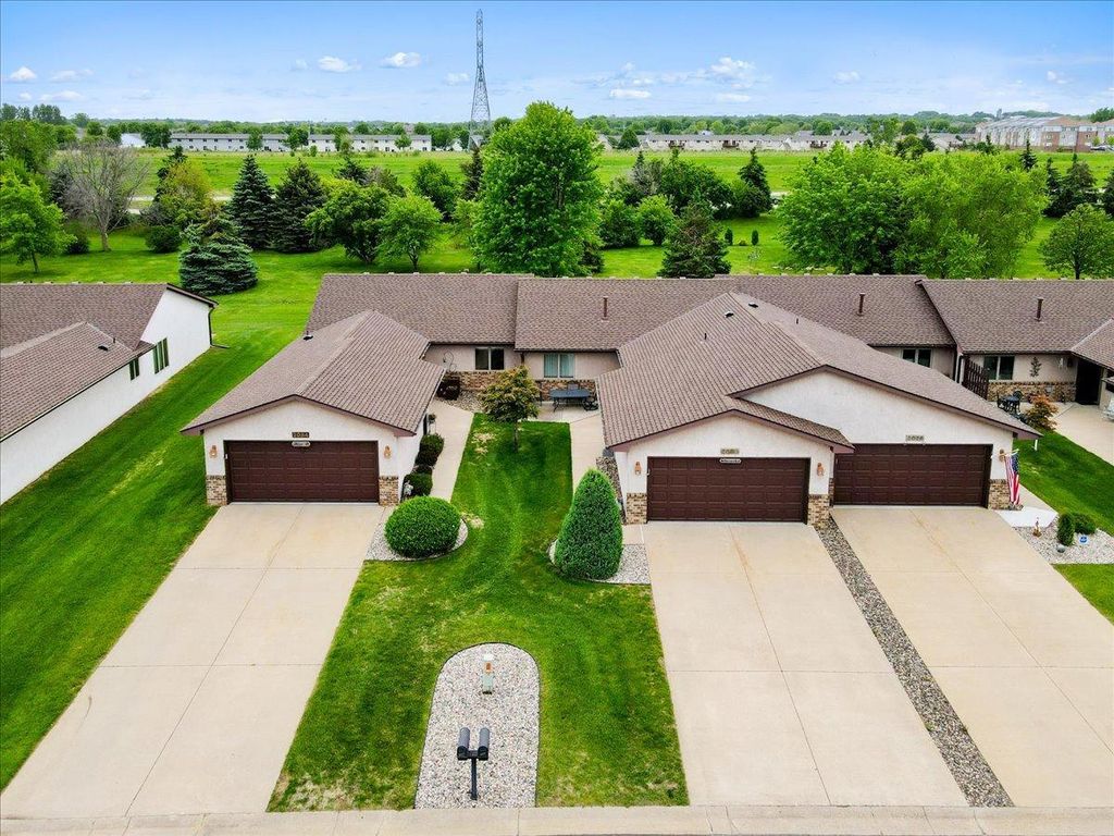 Photo of 2084 Vierling Drive E, Shakopee, MN 55379 (MLS # 7081595)