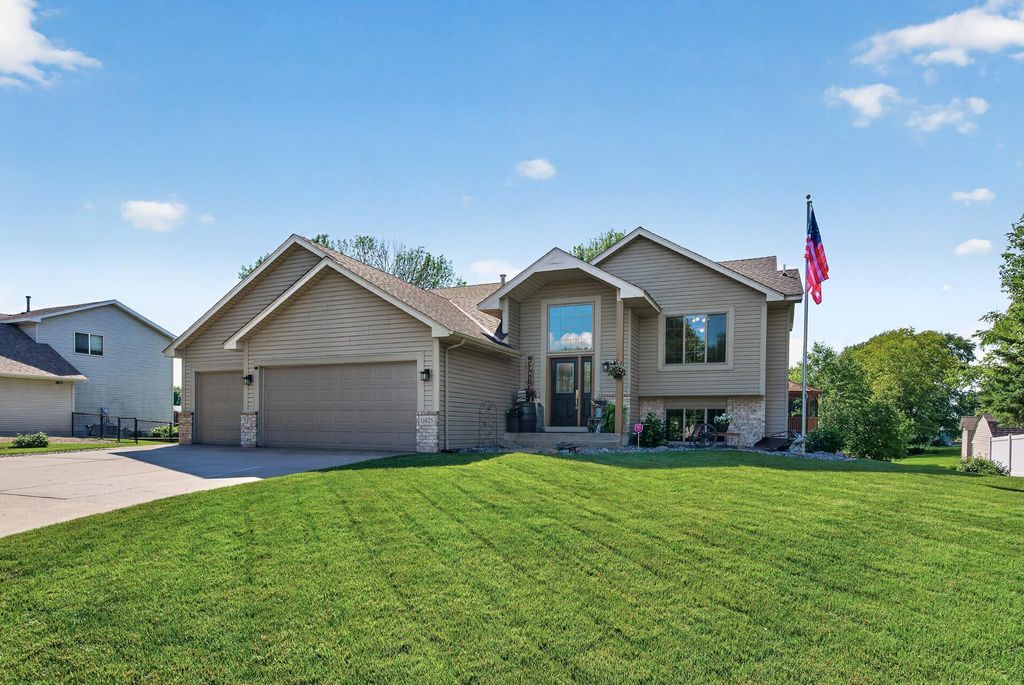 Photo of 13825 Mallard Trail, Rogers, MN 55374 (MLS # 7104996)