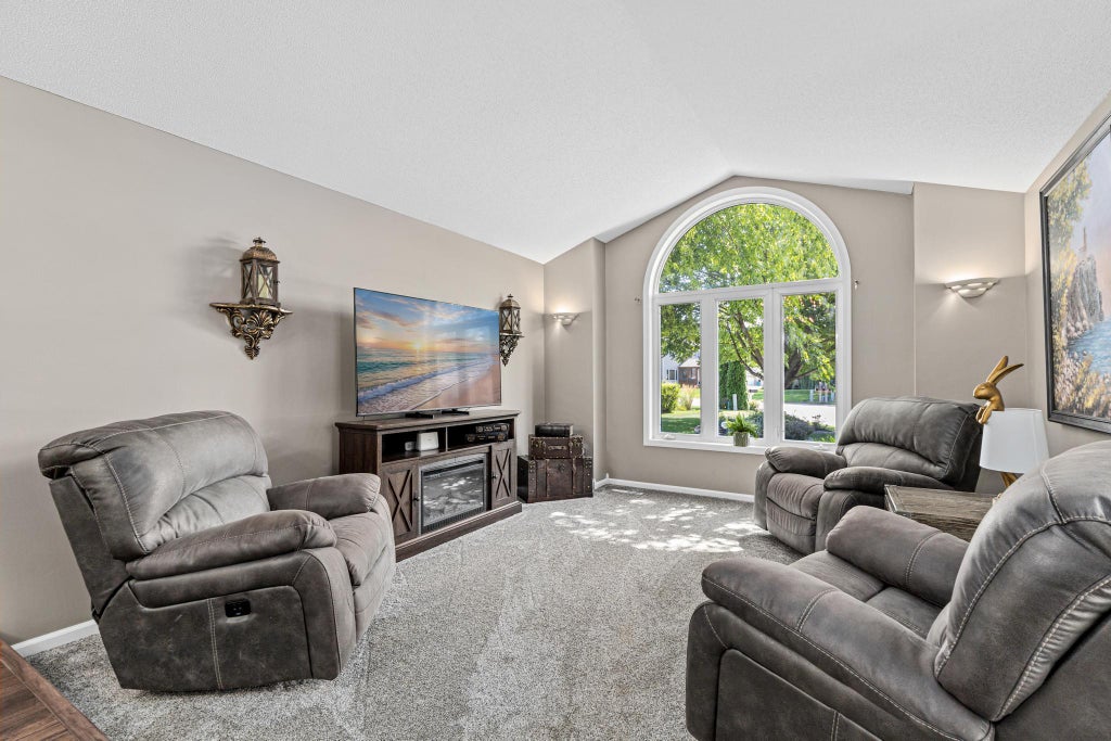 Photo of 3110 Canyon Circle, Chaska, MN 55318 (MLS # 7127327)