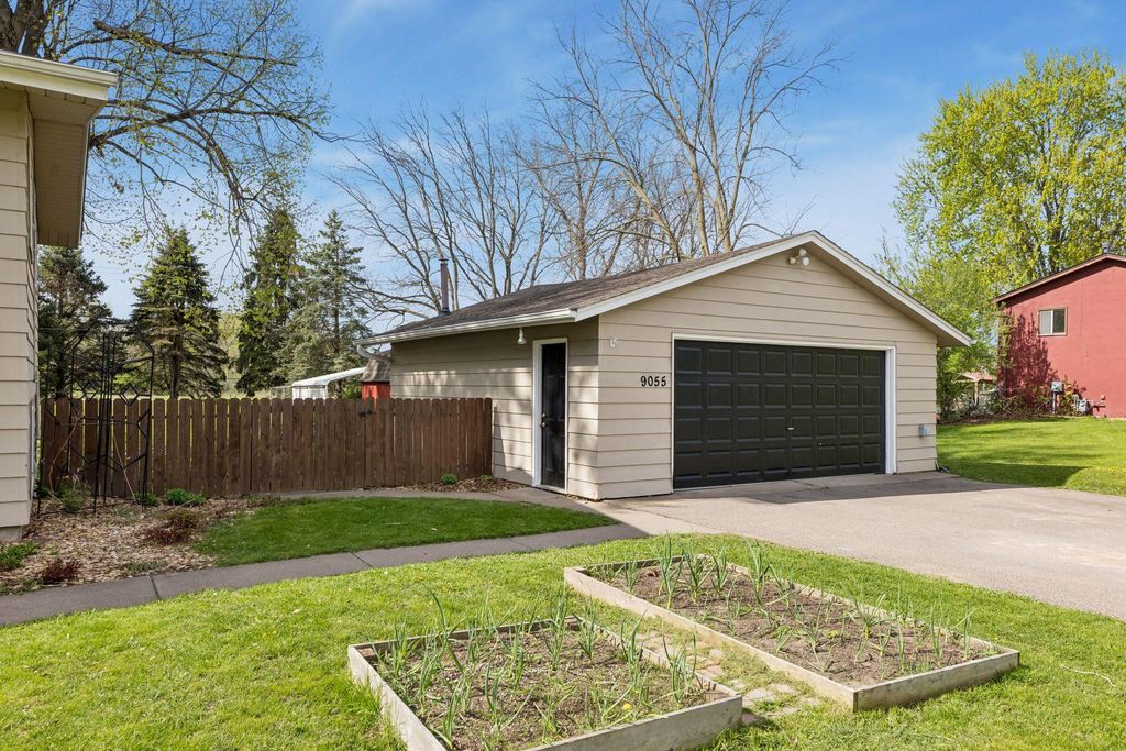 Photo of 9055 Jamaca Court N, Lake Elmo, MN 55042 (MLS # 7068026)