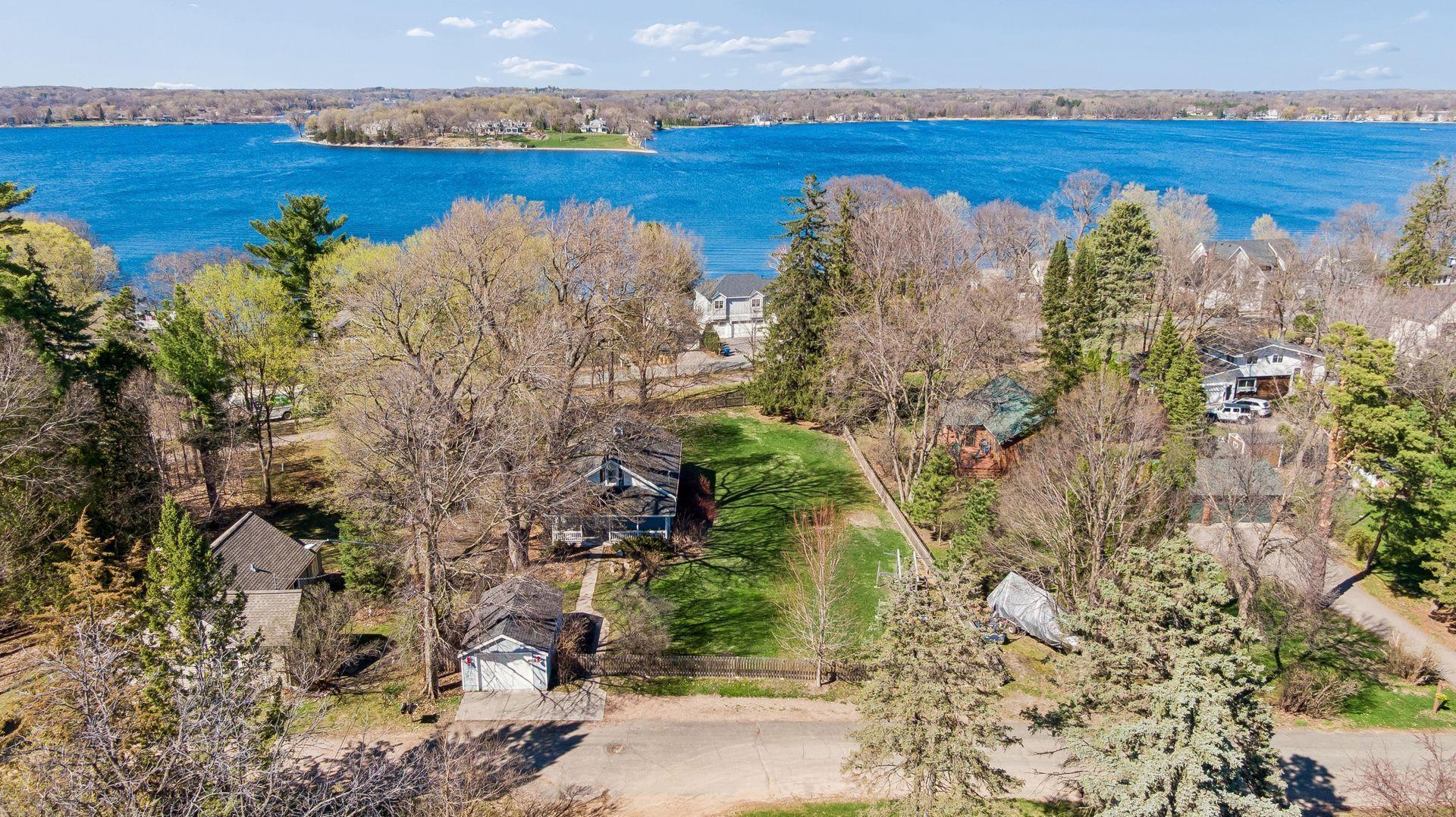 3142 Brooks Lane