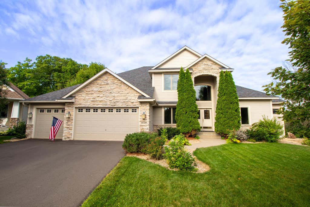 Photo of 6739 Yellowstone Lane N, Maple Grove, MN 55311 (MLS # 7134137)