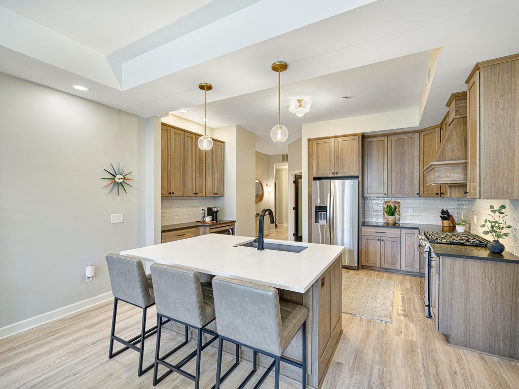 701 Linden Street 105