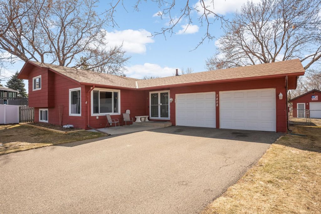 Photo of 7808 Idaho Lane N, Brooklyn Park, MN 55445 (MLS # 7042238)