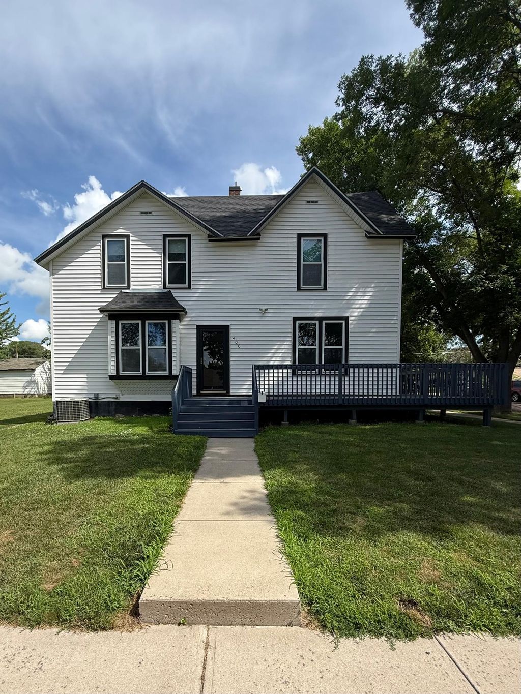 Photo of 400 Walnut Street SW, Sleepy Eye, MN 56085 (MLS # 7105047)