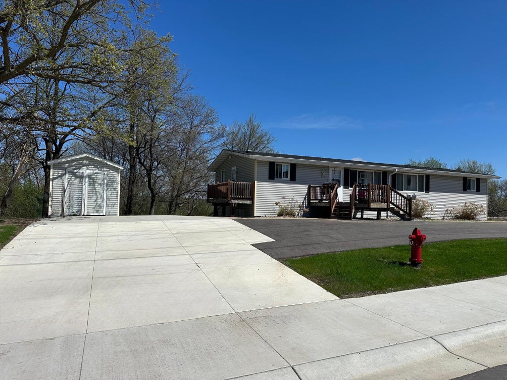 Photo of 520 W State Street, Belle Plaine, MN 56011 (MLS # 7135782)