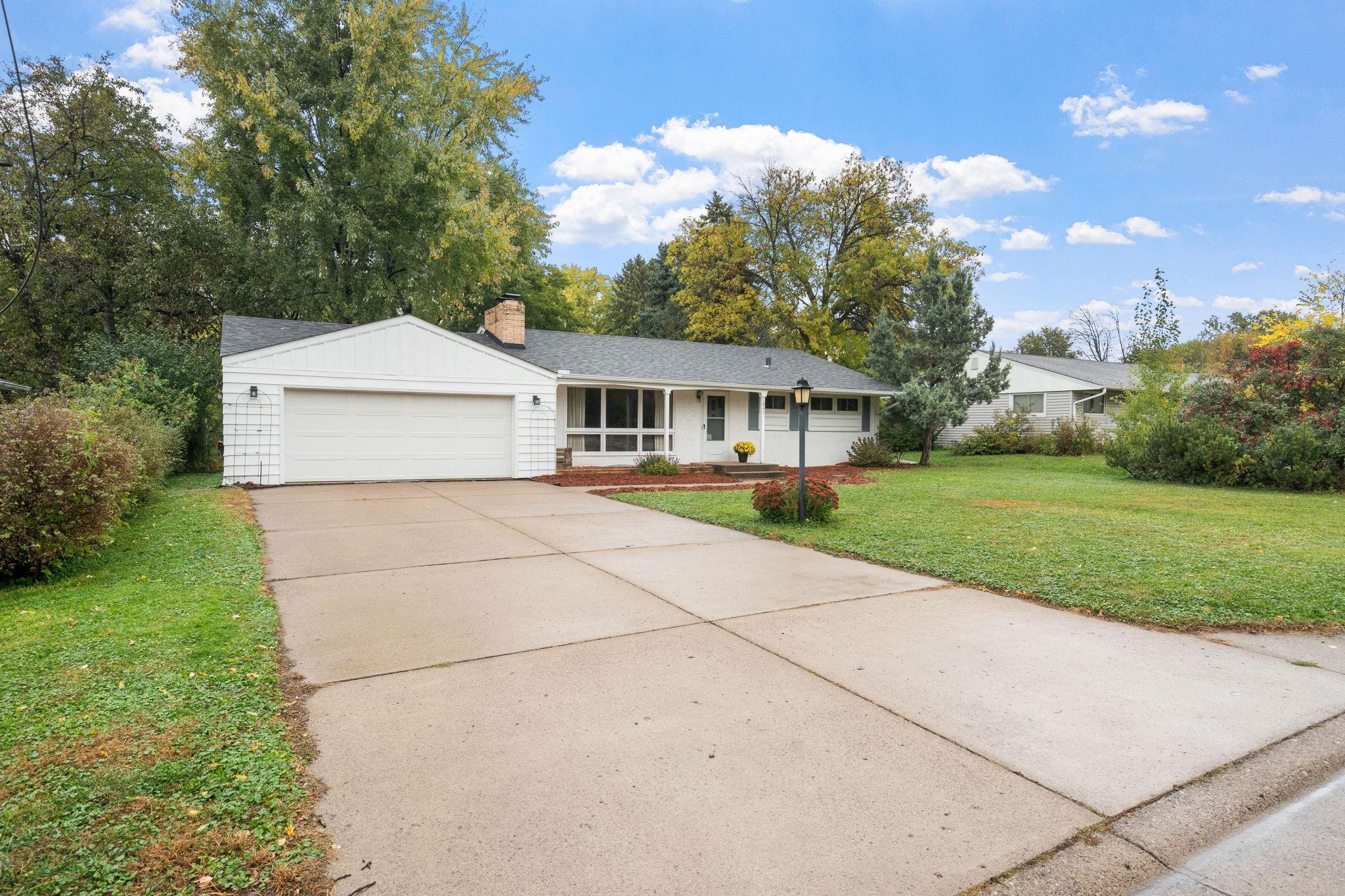 1843 Roselawn Avenue W