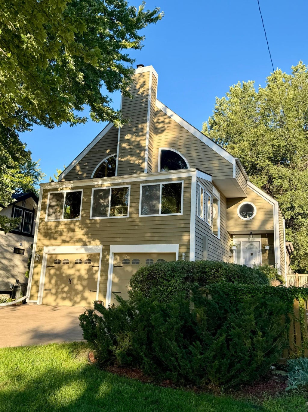 Photo of 440 Morgan Avenue S, Minneapolis, MN 55405 (MLS # 7146340)