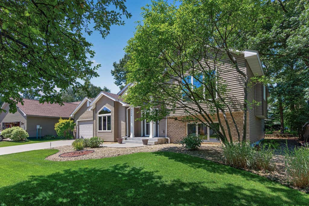 Photo of 4668 Hale Avenue N, Oakdale, MN 55128 (MLS # 7123186)