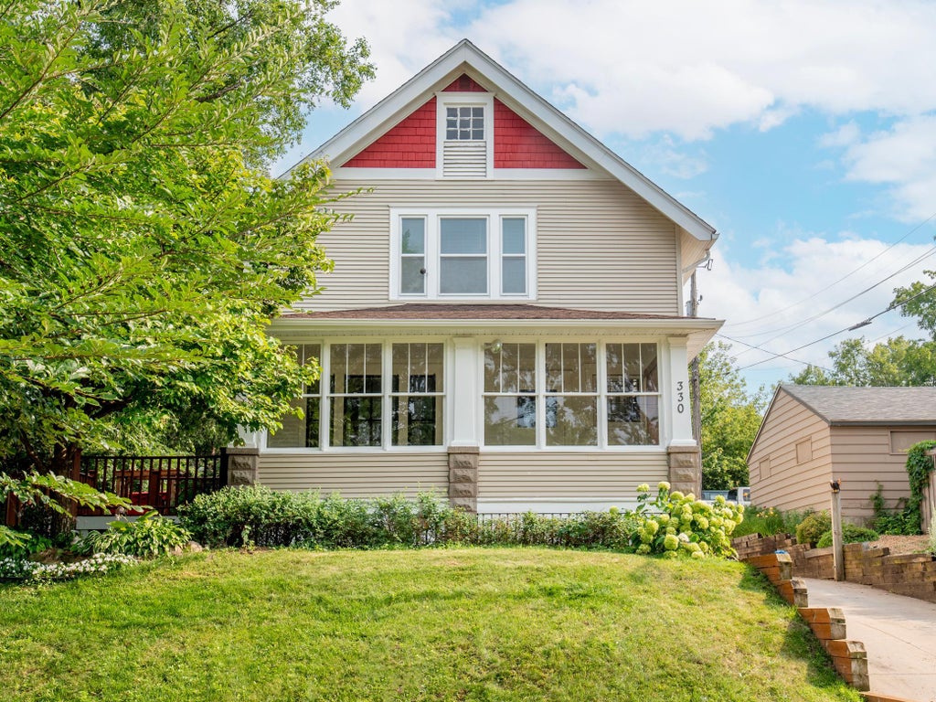 Photo of 330 King Street W, Saint Paul, MN 55107 (MLS # 7110699)