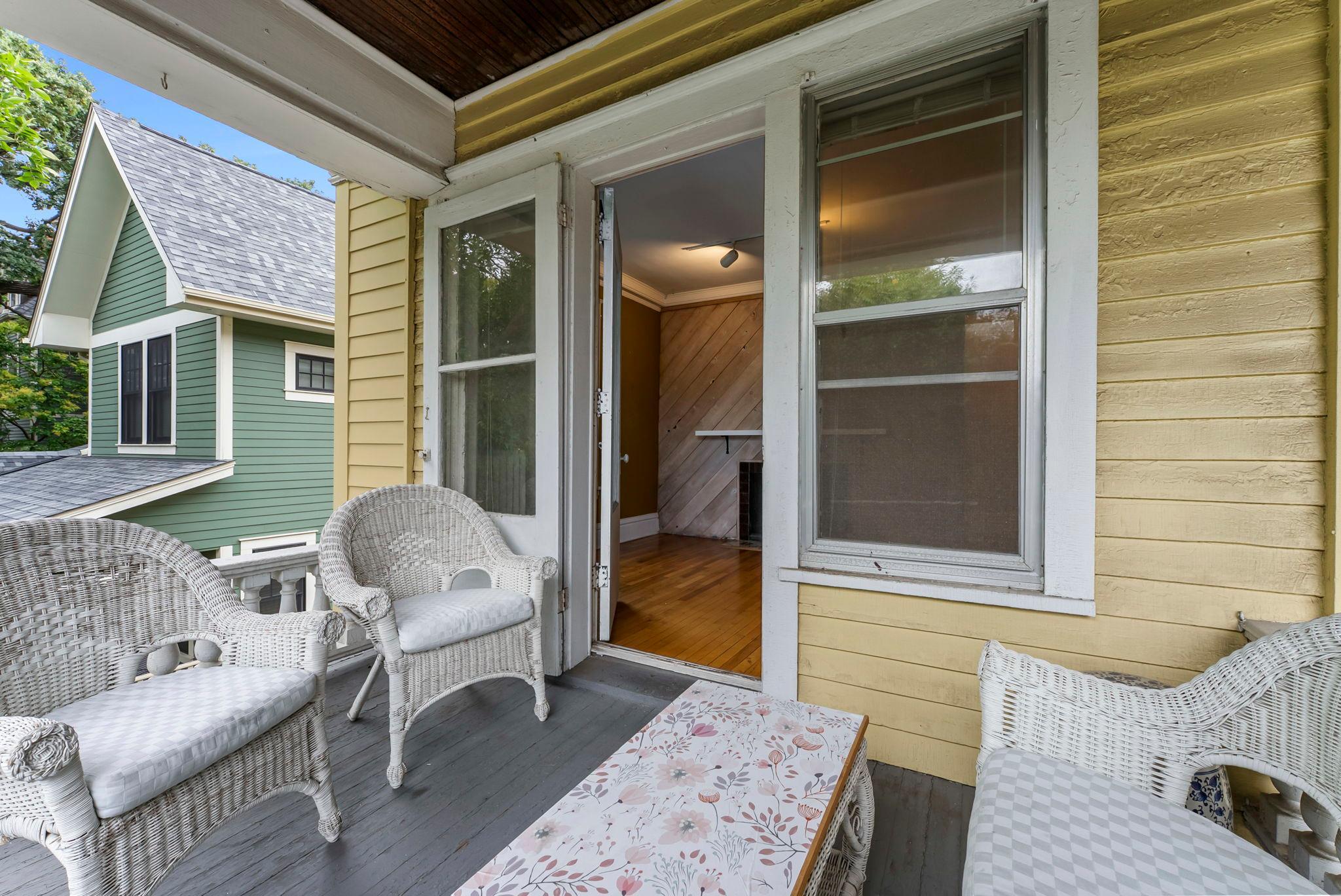 102 Western Avenue N 4