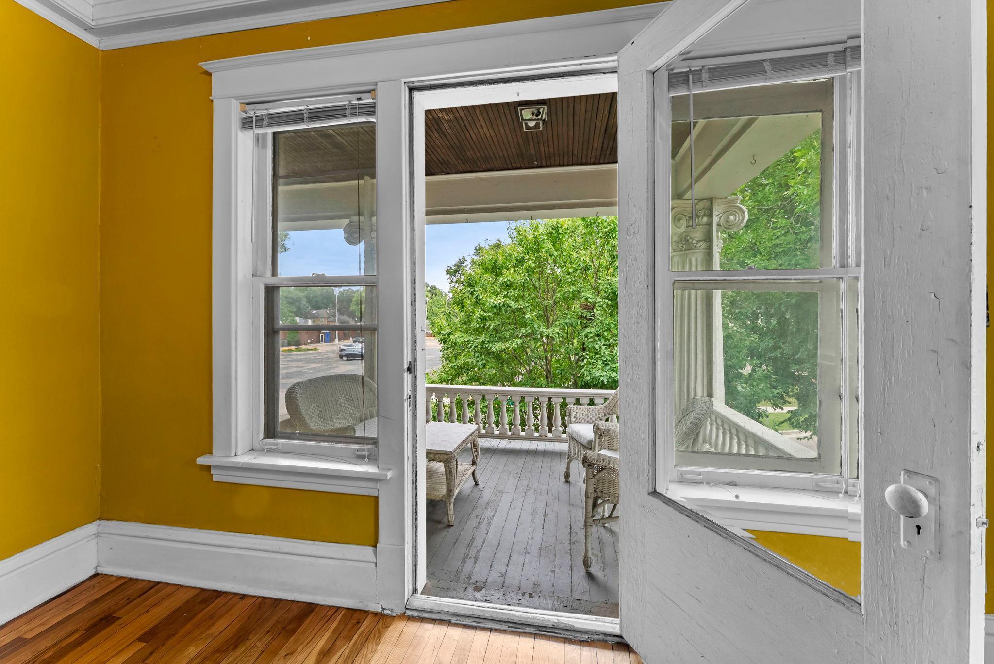 102 Western Avenue N 4