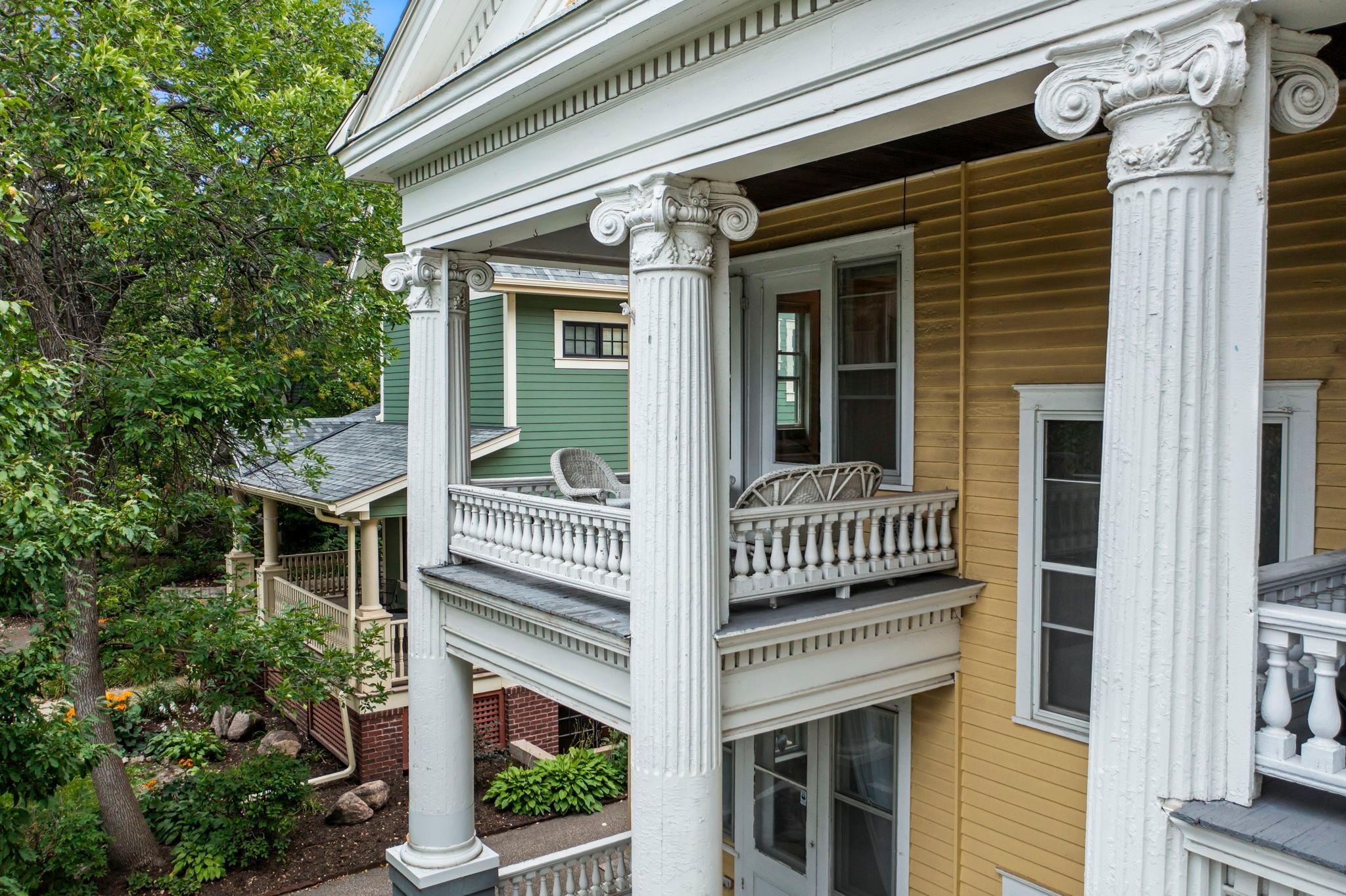 102 Western Avenue N 4