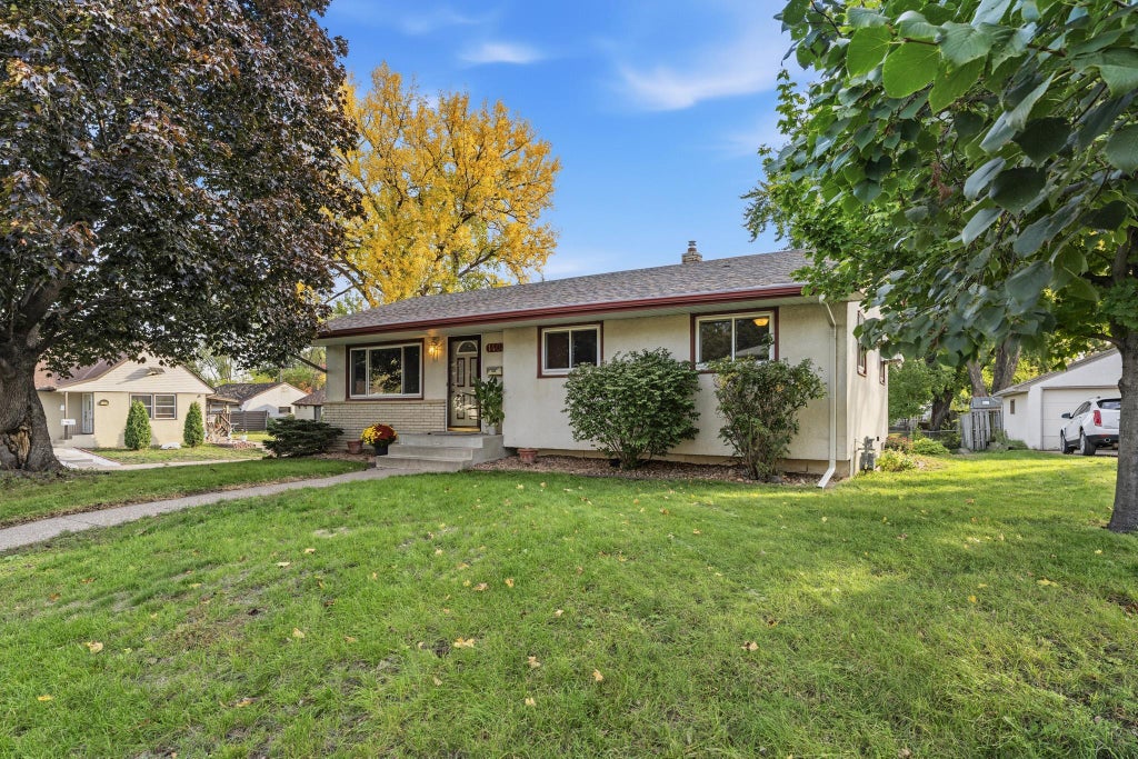 Photo of 1403 8th Avenue S, South Saint Paul, MN 55075 (MLS # 7158268)