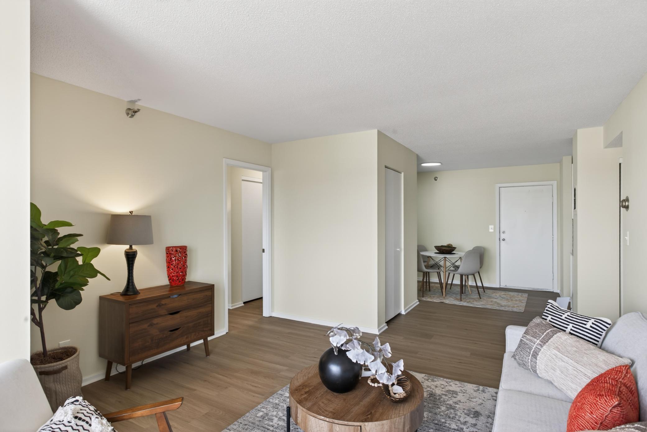 66 9th Street E 2102