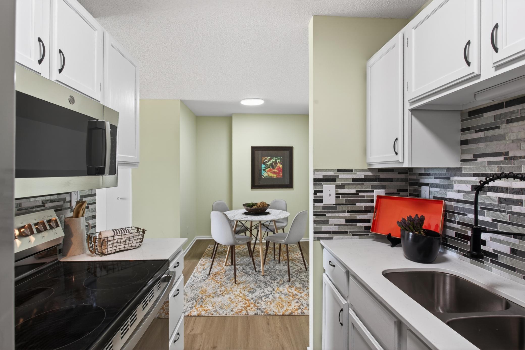66 9th Street E 2102