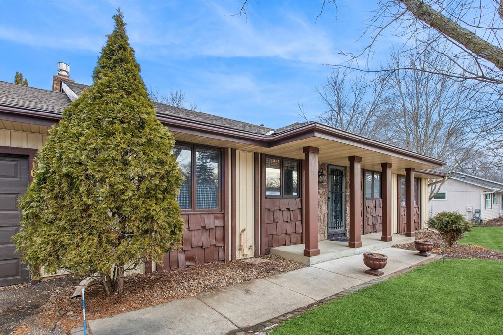 Photo of 16108 Kensington Court, Minnetonka, MN 55345 (MLS # 7020248)