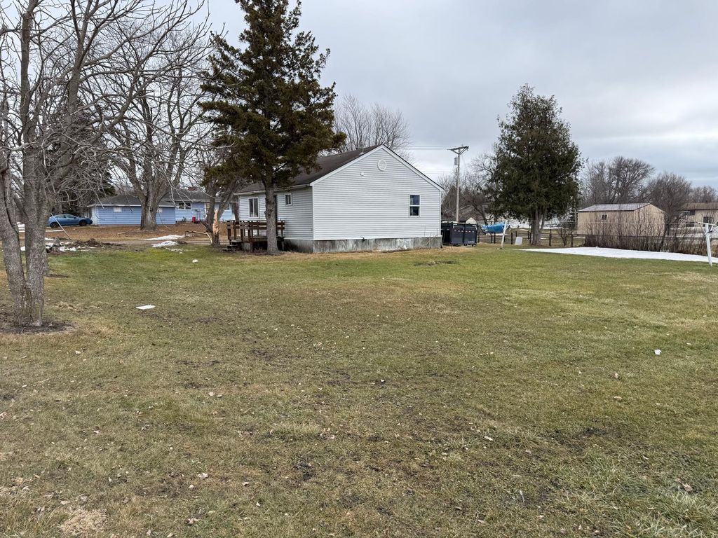 Photo of 516 W Minnesota Avenue, Mahnomen, MN 56557 (MLS # 7034668)