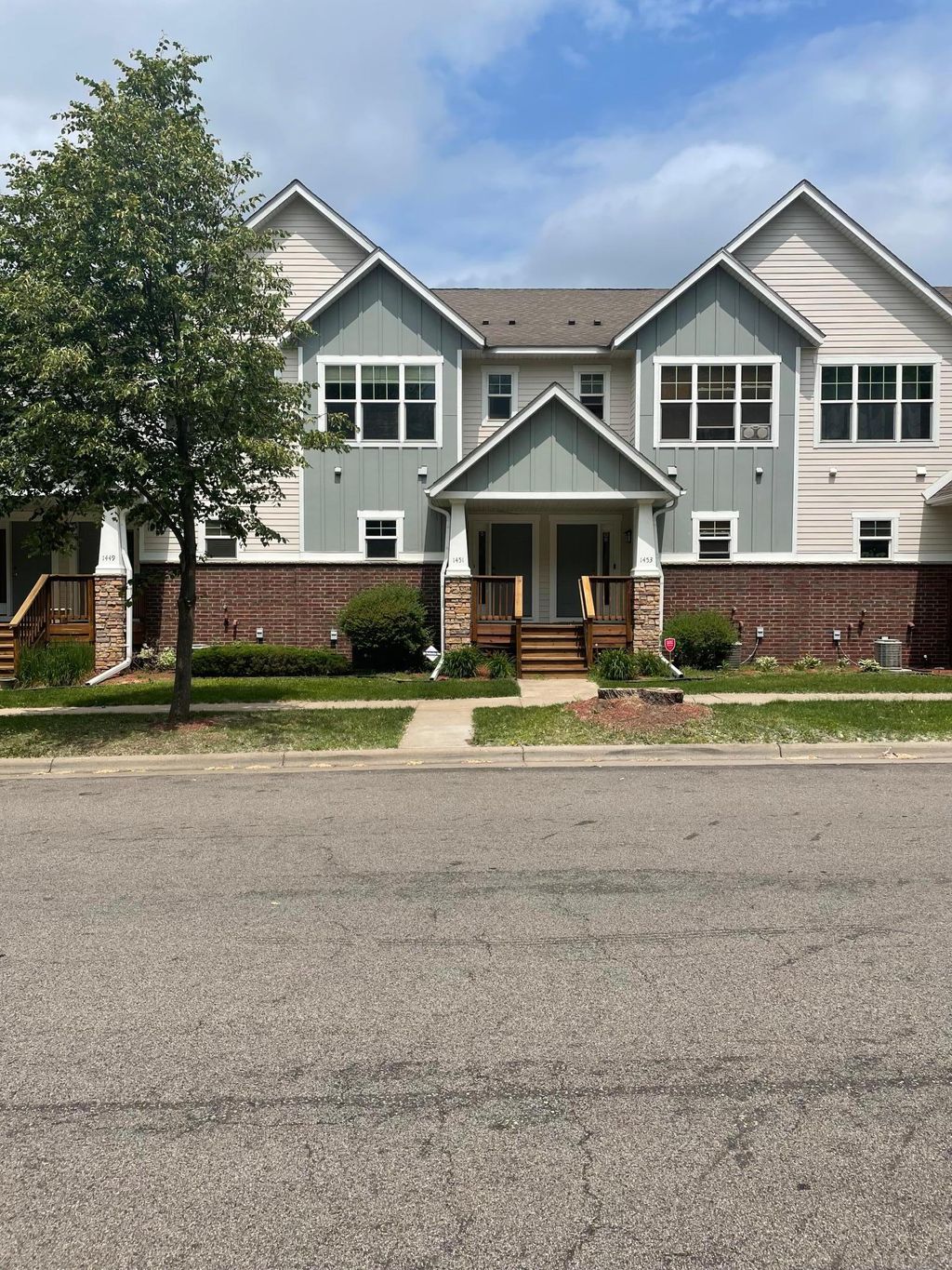 Photo of 1451 Magnolia Avenue E, Saint Paul, MN 55106 (MLS # 7057446)