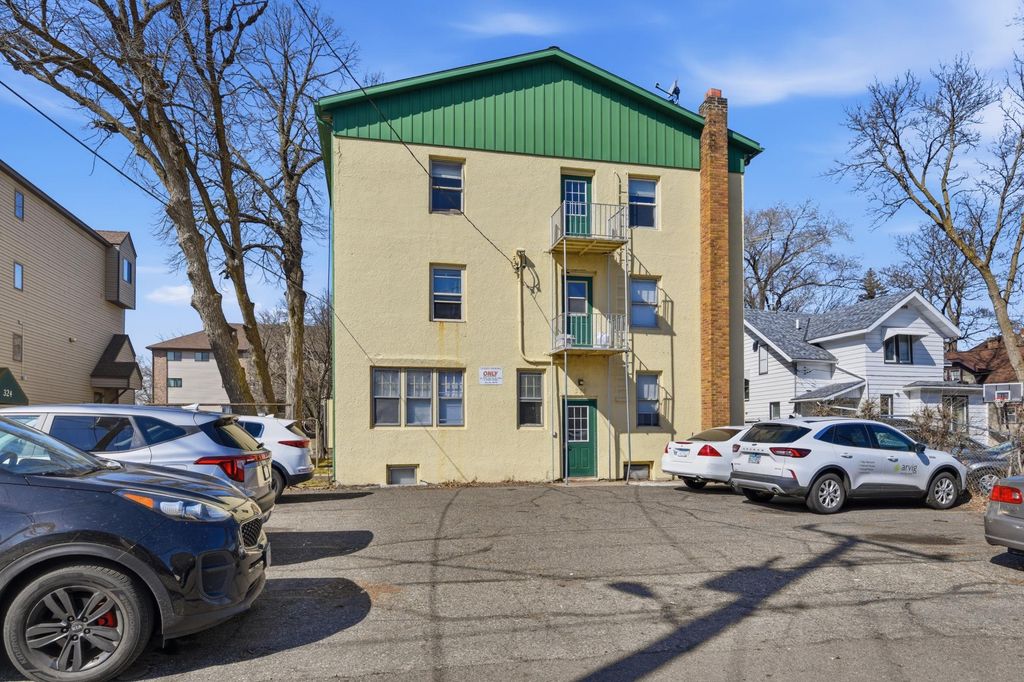 Photo of 320 7th Avenue S, Saint Cloud, MN 56301 (MLS # 7041157)