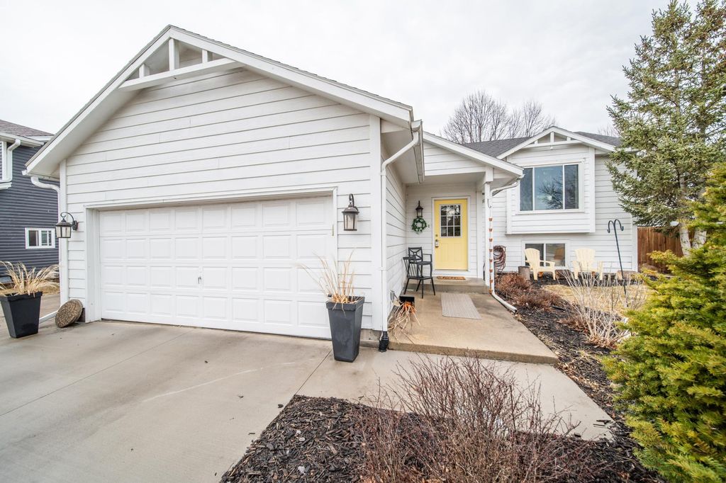 Photo of 6012 Fairway Dr NW Dr, Rochester, MN 55901 (MLS # 6765656)