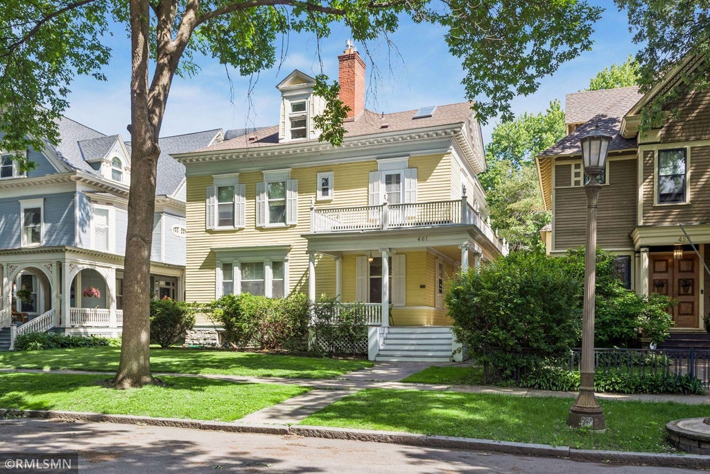 Photo of 461 Holly Avenue #4, Saint Paul, MN 55102 (MLS # 7091623)