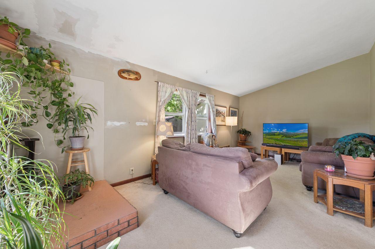 7181 Lakeview Drive
