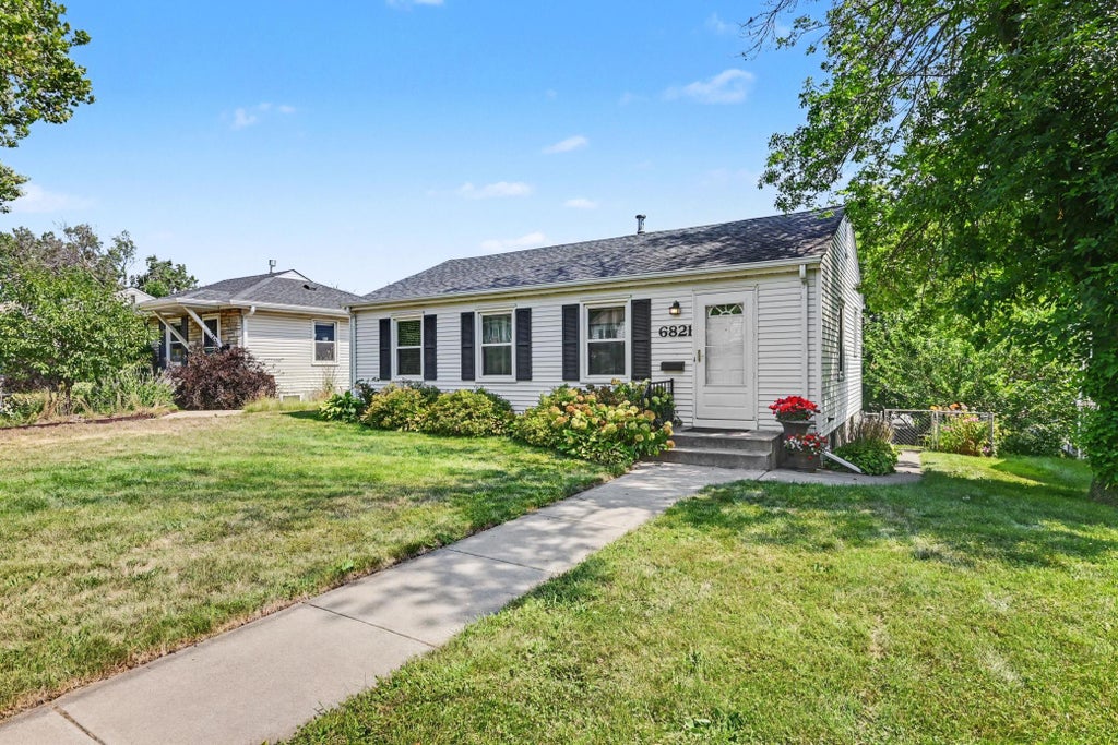Photo of 6821 Upton Avenue S, Richfield, MN 55423 (MLS # 7119518)