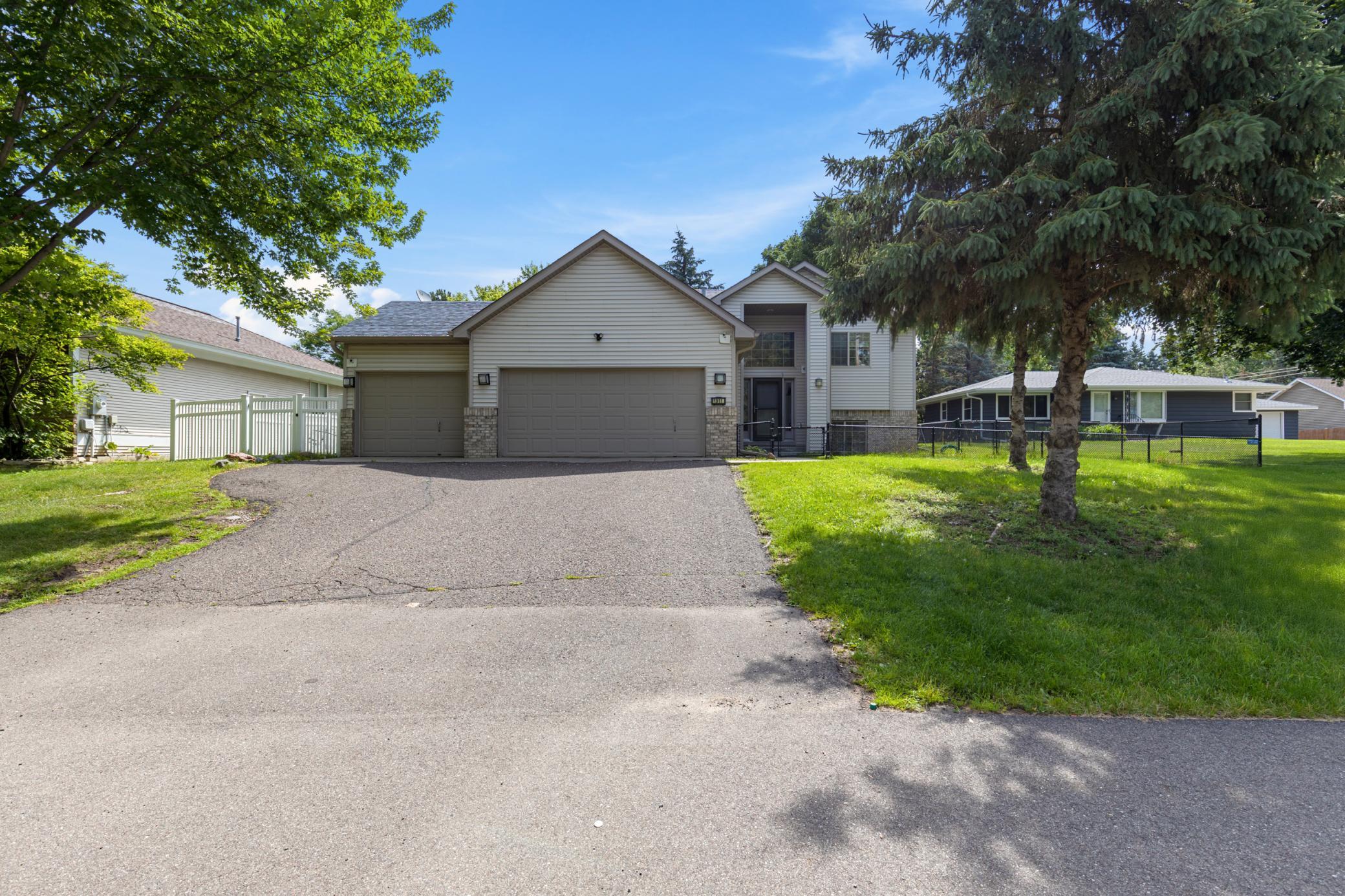 1911 Queens Drive