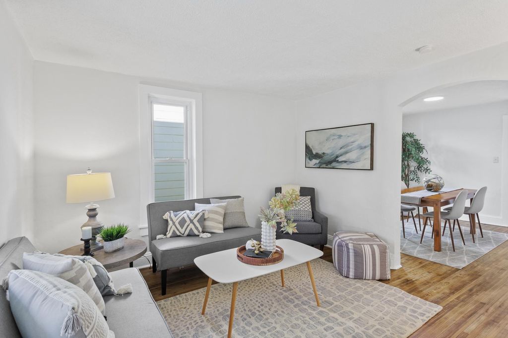 Photo of 844 Howell Street N, Saint Paul, MN 55104 (MLS # 7001288)