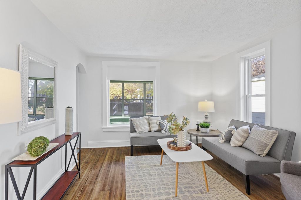 Photo of 844 Howell Street N, Saint Paul, MN 55104 (MLS # 7001288)