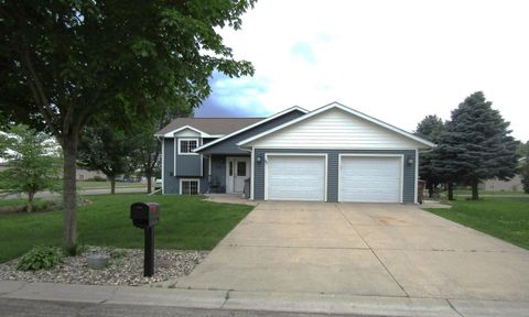 Photo of 1103 N 15th Street, Montevideo, MN 56265 (MLS # 7003043)