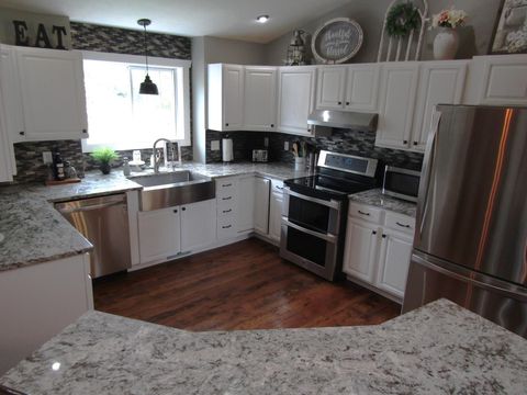 Photo of 1103 N 15th Street, Montevideo, MN 56265 (MLS # 7003043)