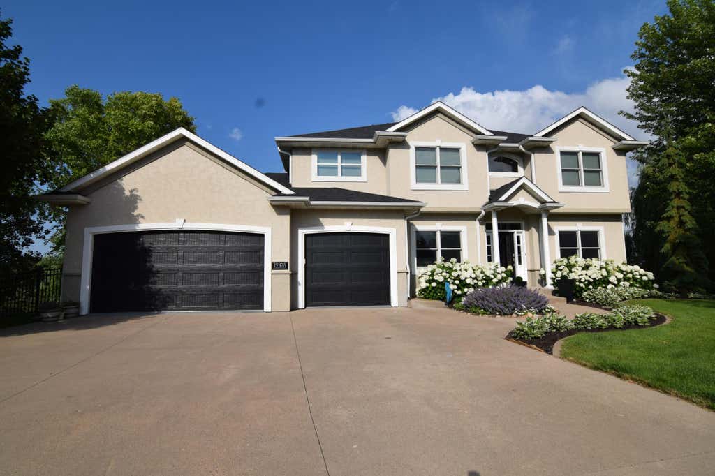 Photo of 19328 Ireland Court, Lakeville, MN 55044 (MLS # 7103455)