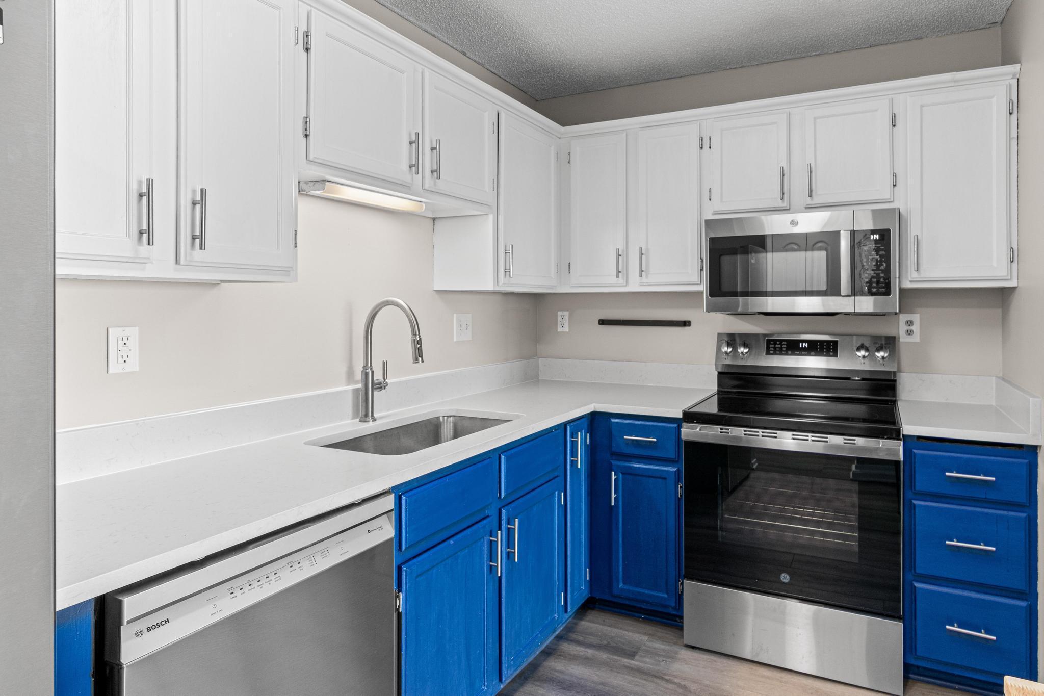 66 9th Street E 1910