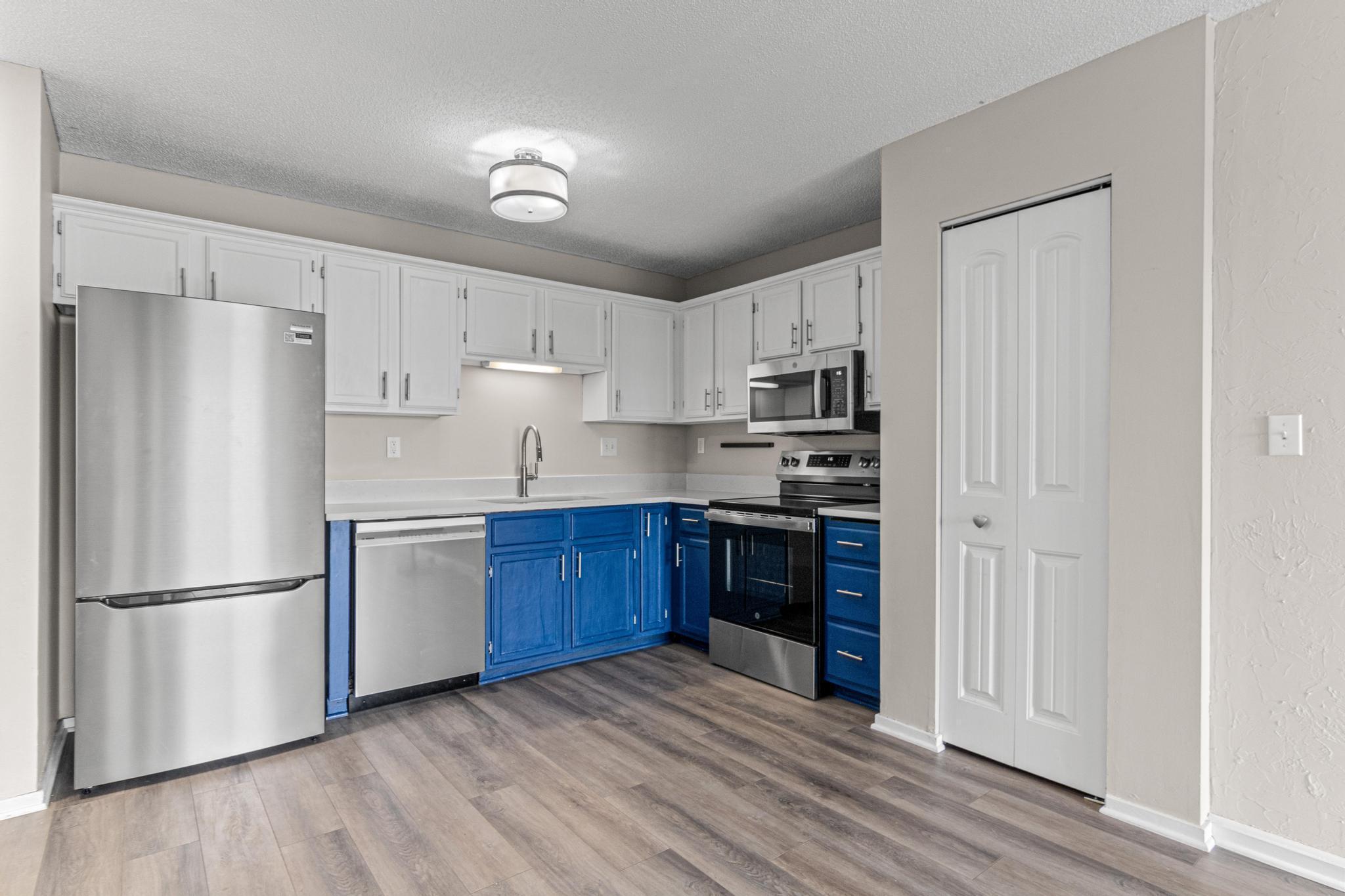 66 9th Street E 1910